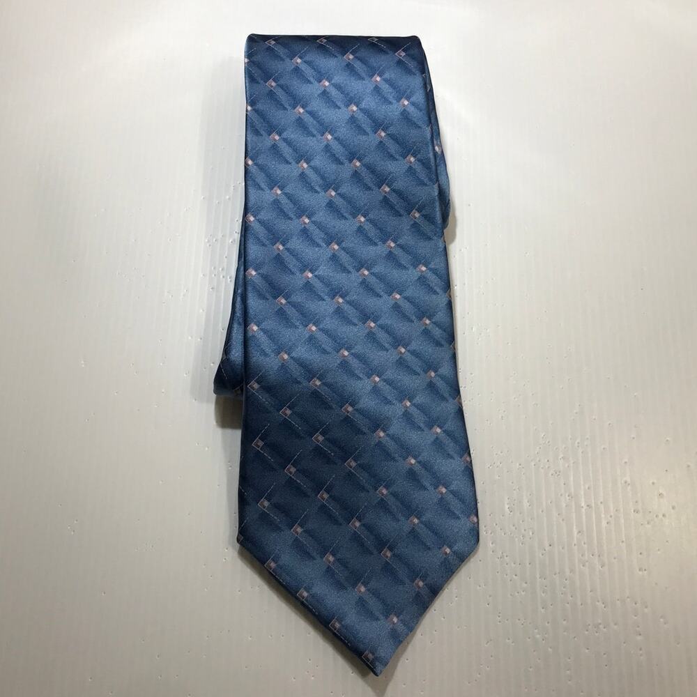 Stafford Silk Blue Geometric Pattern Wide Short Mens Necktie 59”